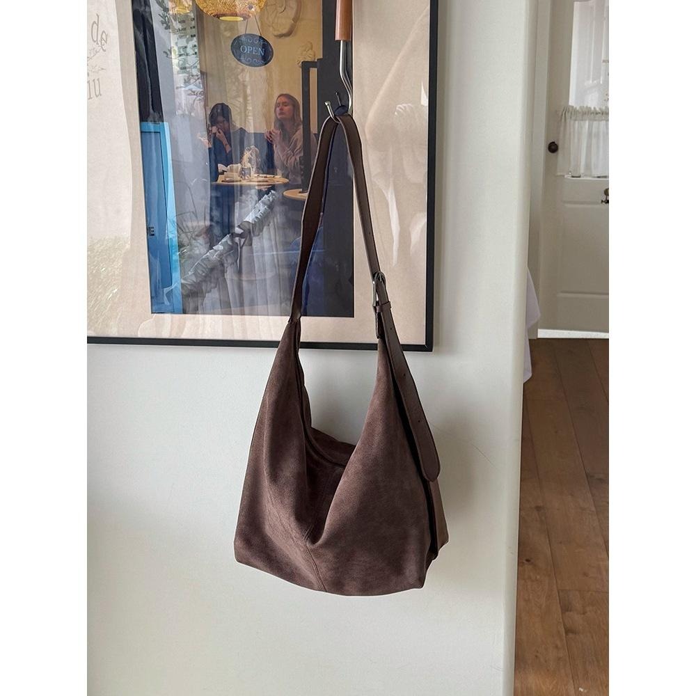 【RENA小舖 台灣現貨每天出】韓系麂皮腋下包 經典大容量！小紅書爆款/托特包/休閒/大容量/麂皮包【N327】-細節圖2