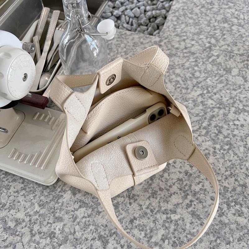 【RENA小舖 台灣現貨每天出】｜帶去買菜也ok🥬｜手提水桶包_現貨/韓版/單肩/質感/肩背包/手提肩背【N301】-細節圖4