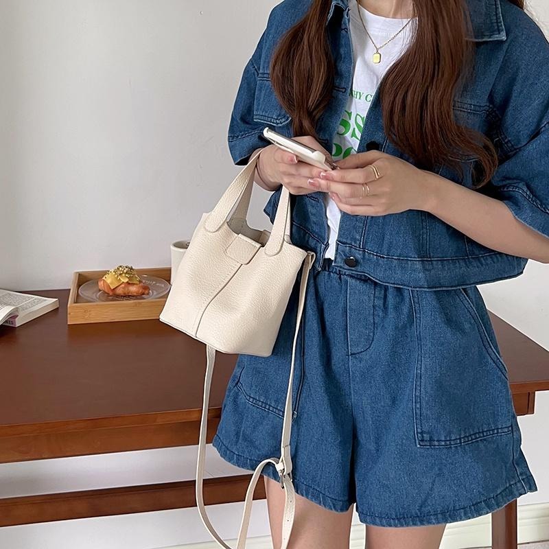 【RENA小舖 台灣現貨每天出】｜帶去買菜也ok🥬｜手提水桶包_現貨/韓版/單肩/質感/肩背包/手提肩背【N301】-細節圖6