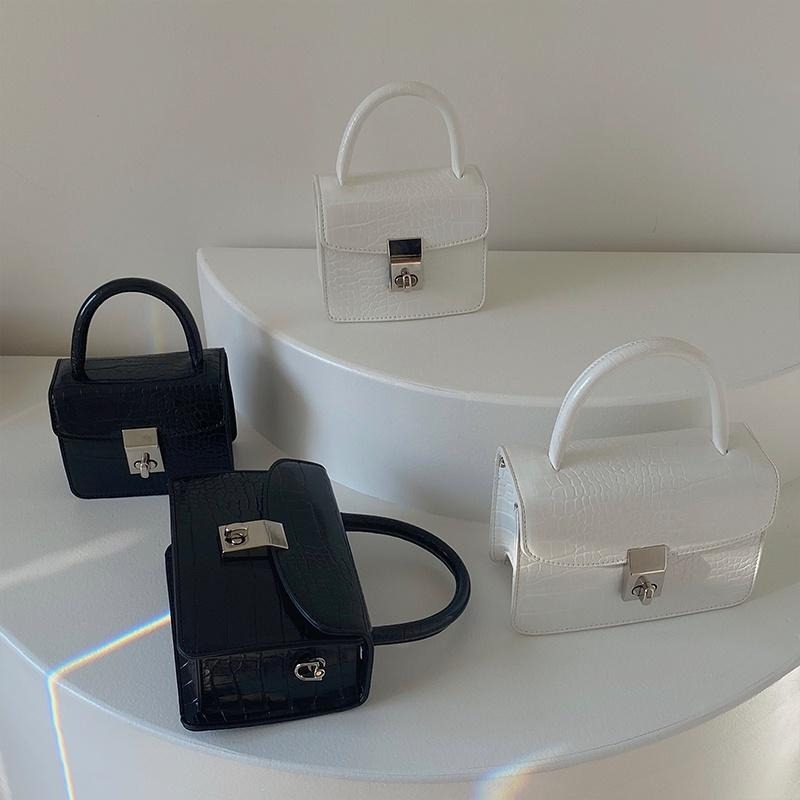 【RENA小舖 台灣現貨每天出】鎖扣小方包 純色 手拎包 小方包 鱷魚紋 鍊條包 小包包 肩背包 迷你包【N300】-細節圖3