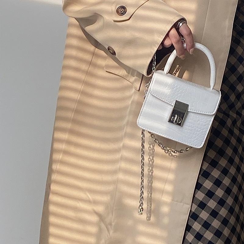 【RENA小舖 台灣現貨每天出】鎖扣小方包 純色 手拎包 小方包 鱷魚紋 鍊條包 小包包 肩背包 迷你包【N300】-細節圖4