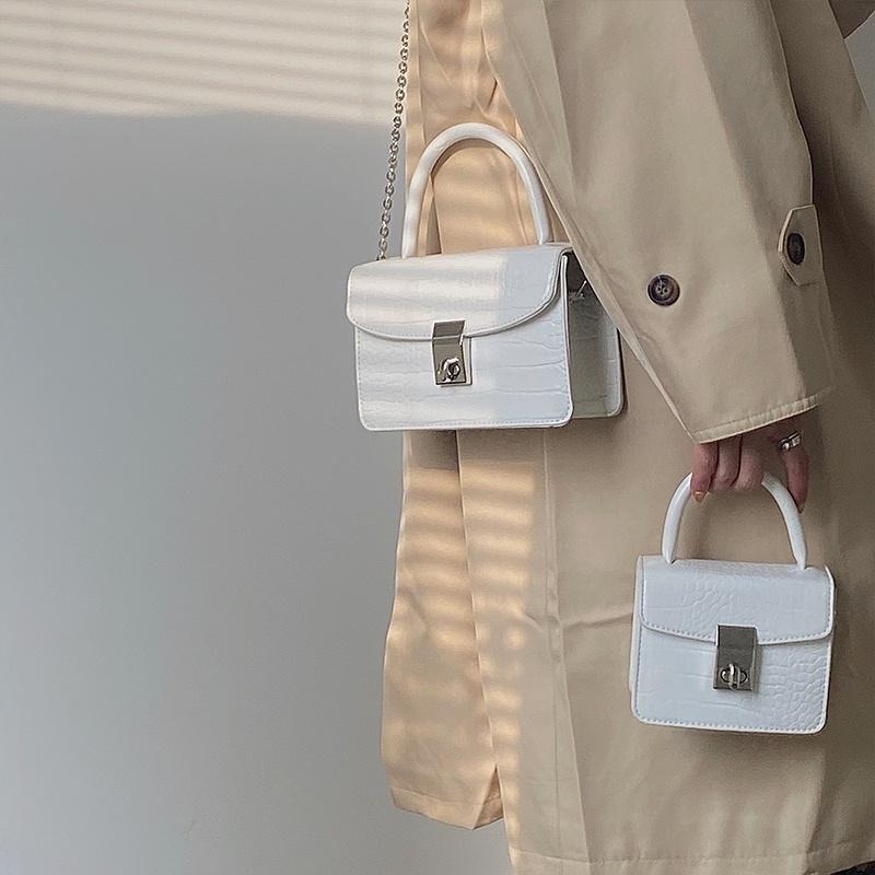 【RENA小舖 台灣現貨每天出】鎖扣小方包 純色 手拎包 小方包 鱷魚紋 鍊條包 小包包 肩背包 迷你包【N300】-細節圖8