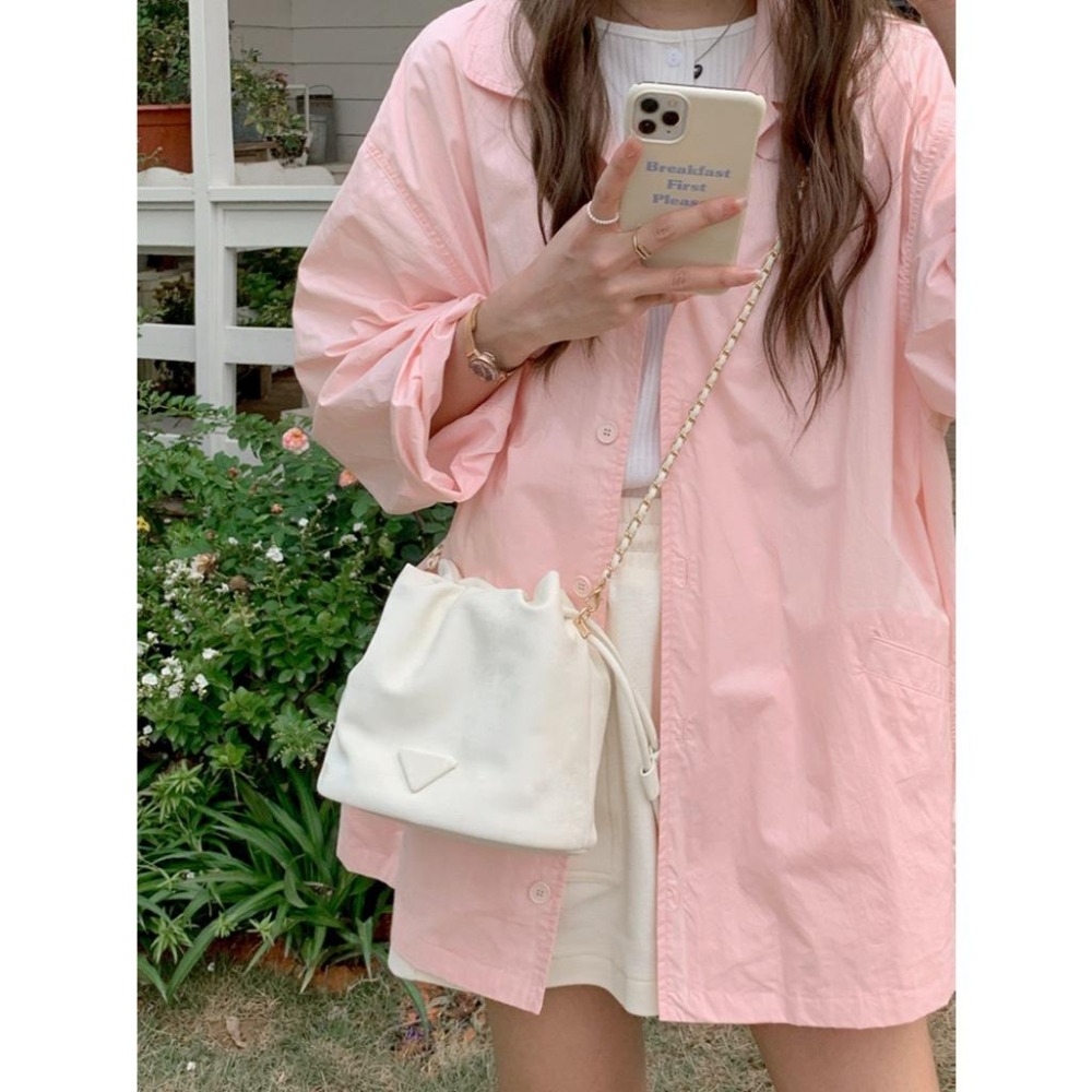 【RENA小舖 台灣現貨每天出】百搭鏈條水桶包/單肩包/刷色/PU/ins風/側背/高級感/簡約/包包【N322】-細節圖5