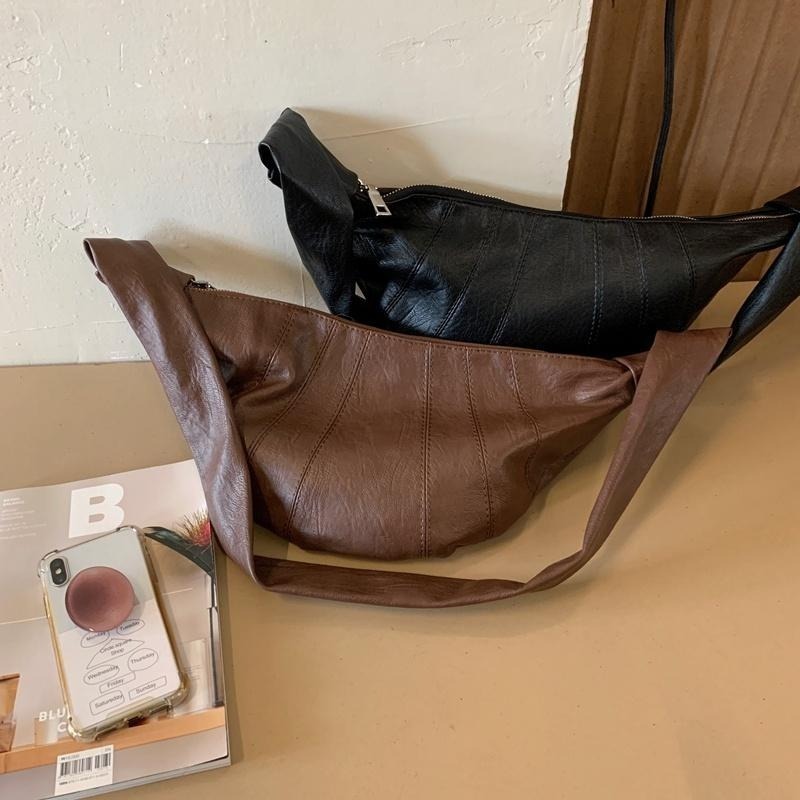 【RENA小舖 台灣現貨每天出】｜巧克力餡金牛角🥐｜復古牛角包_百搭/日系/高級感/牛角包/配件/包包【R21202】-細節圖2