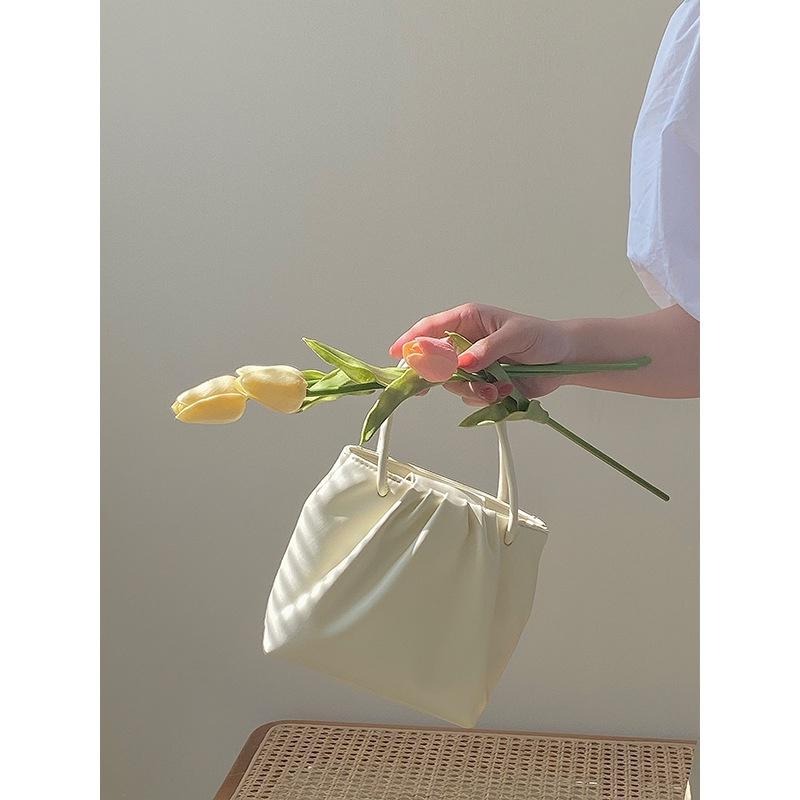 【RENA小舖 台灣現貨每天出】｜一見傾心💘｜純色褶皺手提包_百搭/可愛/少女/手提包/配件/包包【R21210】-細節圖7