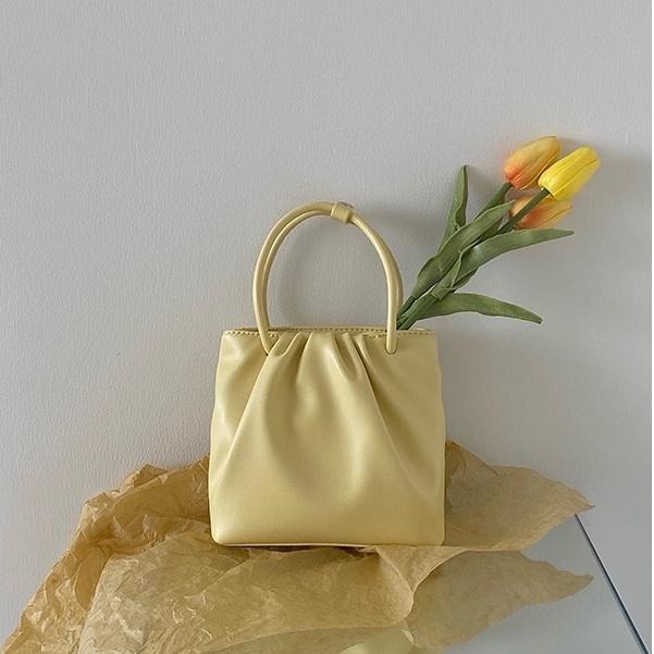 【RENA小舖 台灣現貨每天出】｜一見傾心💘｜純色褶皺手提包_百搭/可愛/少女/手提包/配件/包包【R21210】-細節圖8