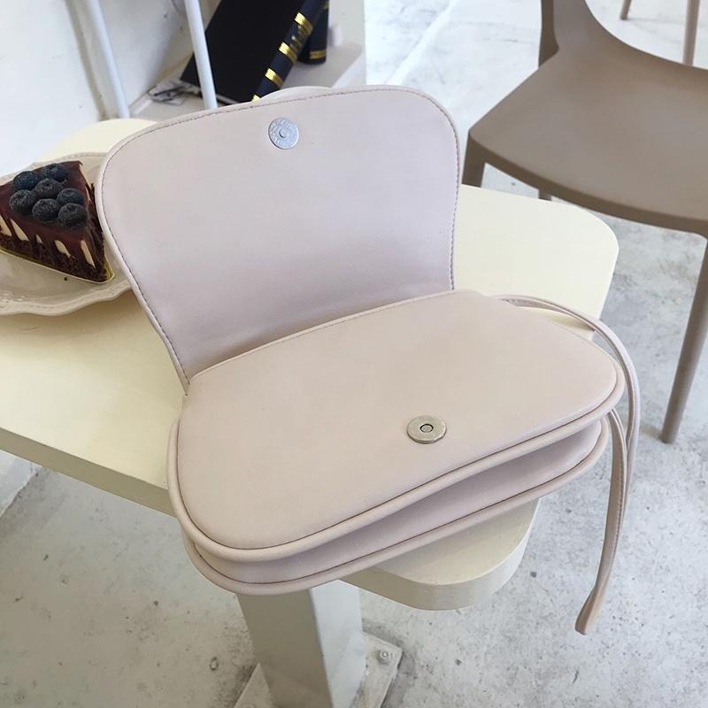 【RENA小舖 台灣現貨每天出】｜白雲軟綿綿☁️｜雲朵單肩包_純色/簡約/百搭/配件/背包/斜背包【N291】-細節圖2