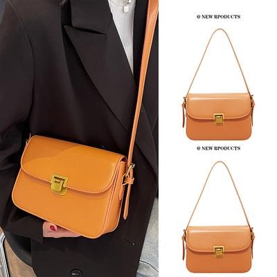 【RENA小舖 台灣現貨每天出】｜摩卡可頌🥐｜皮質卡扣側背包_百搭/側背/高級感/復古/簡約/包包【N310】-細節圖8