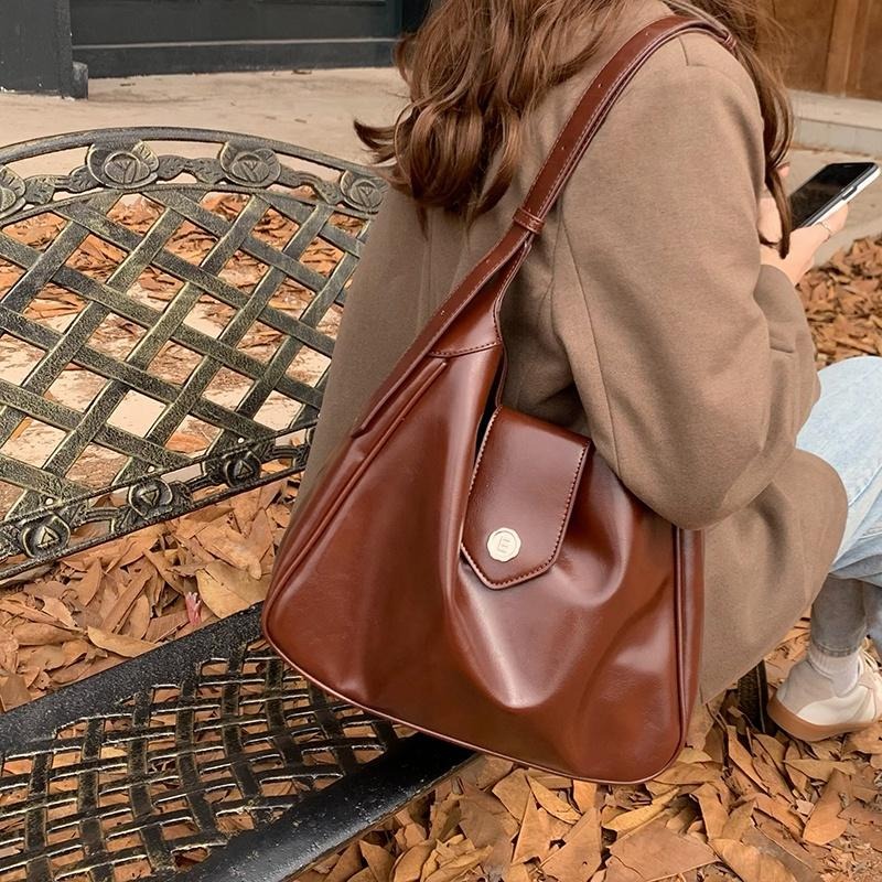 【RENA小舖 台灣現貨每天出】｜復古單品👜｜皮革感托特包_百搭/復古/大容量/托特包/配件/包包【R21199】-細節圖5