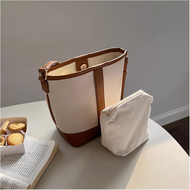 【RENA小舖 台灣現貨每天出】｜簡約拼接斜背水桶包_百搭/小眾/時尚/斜背包/拼接/水桶包配件/包包【N319】-細節圖7