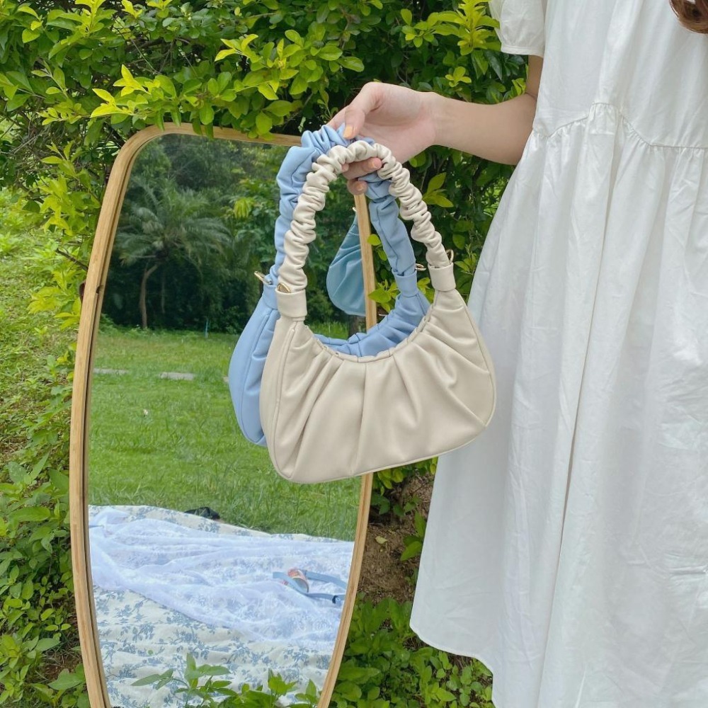 【RENA小舖 台灣現貨每天出】｜月亮港灣🌙｜雲朵餃子包包_百搭/清新/包包/可愛/餃子包/腋下包【N312】-細節圖3