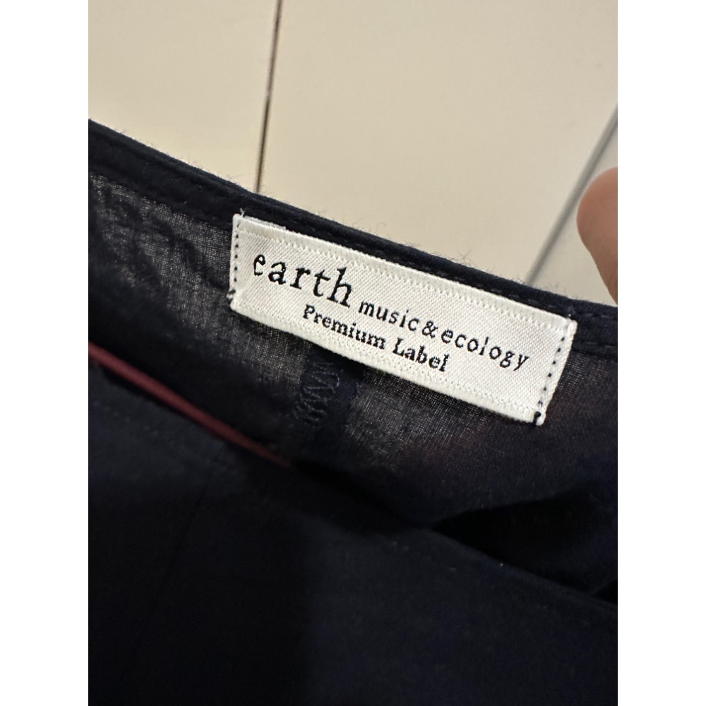 Earth 深藍短袖-細節圖2