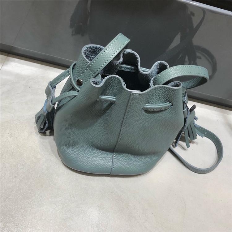 【cozyuti】軟皮荔枝紋水桶包 女生包包 水桶包 真皮材質 荔枝牛皮  手提包 肩背包 女生斜背包 小水桶包 側背-細節圖4