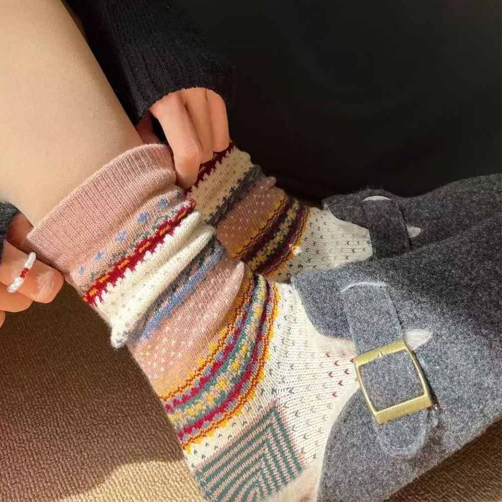 【個性風格 秋冬保暖女襪】短襪 韓國襪子 襪子女 襪子 北歐風襪 中筒襪 民族風-規格圖9