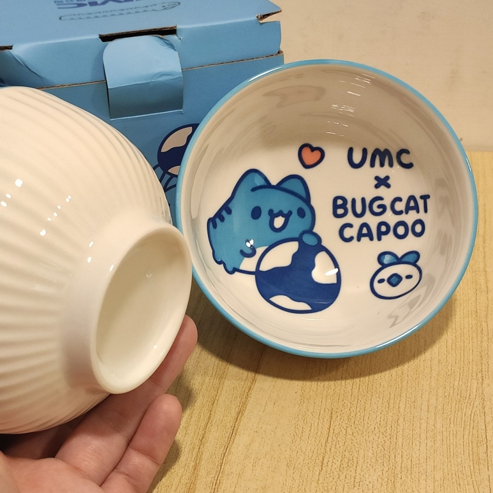 🌎【UMC x 咖波 BUG CAT CAPOO】愛地球限定聯名碗組 (兩入) - 超萌貓貓蟲 💙 質感瓷土飯碗-細節圖2