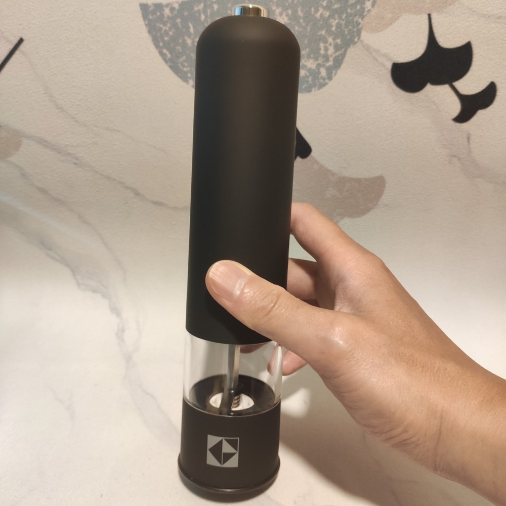 ✨一鍵秒磨！質感黑武士電動研磨器🖤 粗細可調，胡椒/玫瑰鹽/香料輕鬆搞定！廚房料理神隊友！-細節圖3