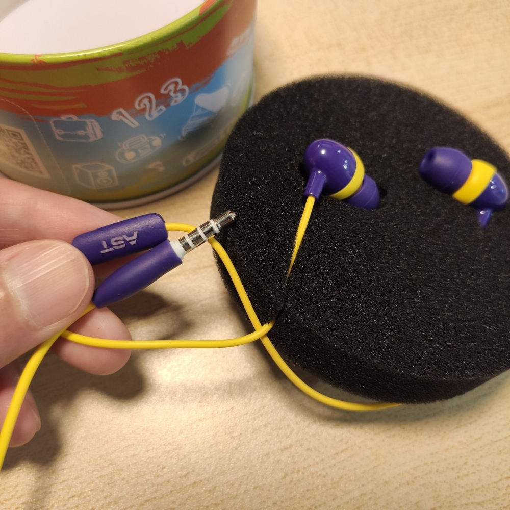 歐仕達 AUSTAR 有線入耳式耳機｜附質感鐵盒收納＋3 對替換軟塞｜通話清晰無延遲｜學生讀書 / 通勤搭車-細節圖5