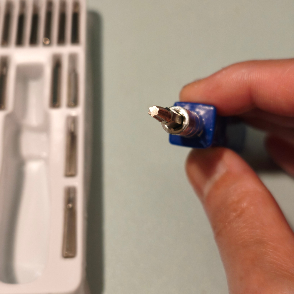 專業精密螺絲起子組：iPhone/眼鏡/電腦維修DIY工具，15合1套裝，五金修繕一盒搞定！-細節圖8