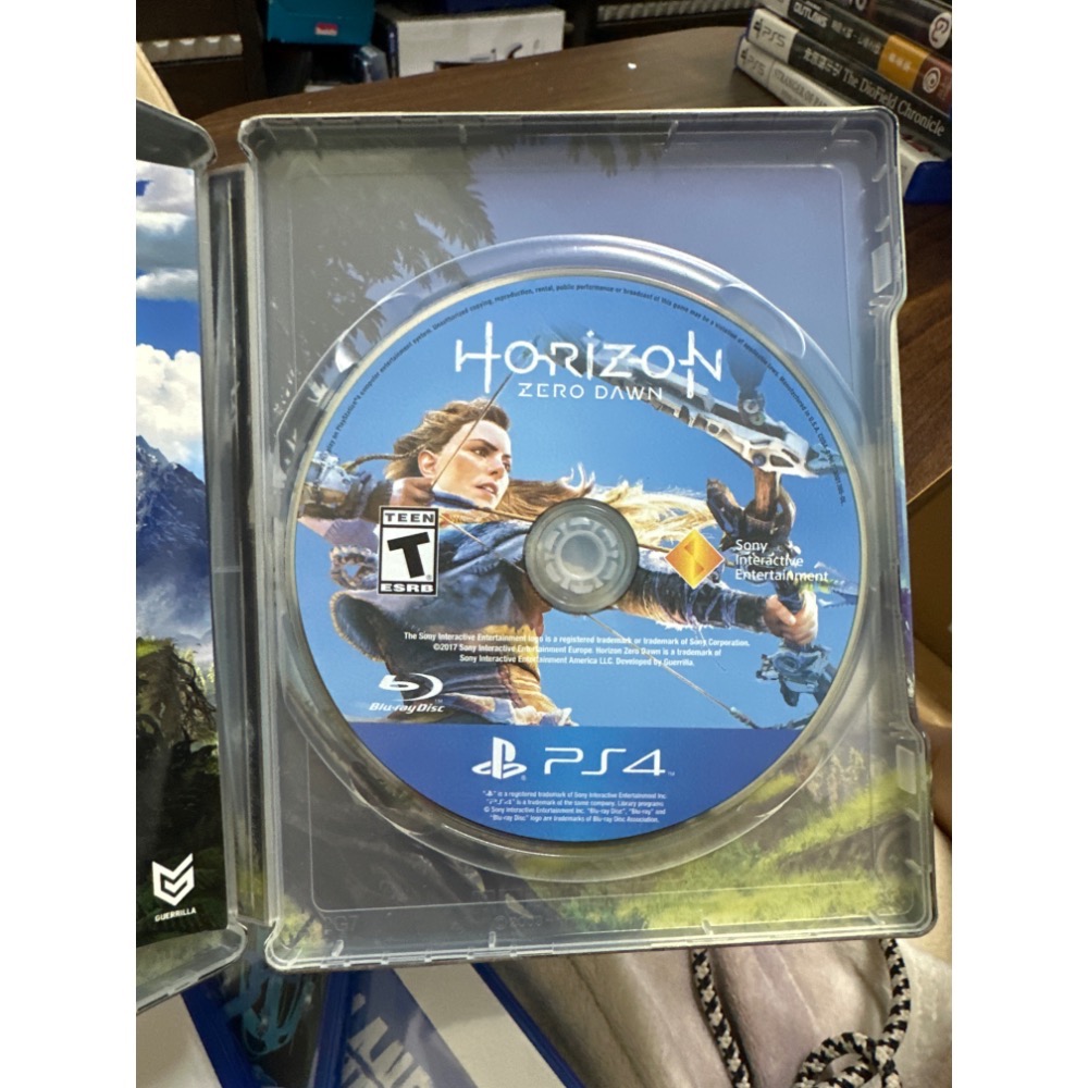 《PEI 2手game》PS4.地平線1（鐵盒版）-細節圖2
