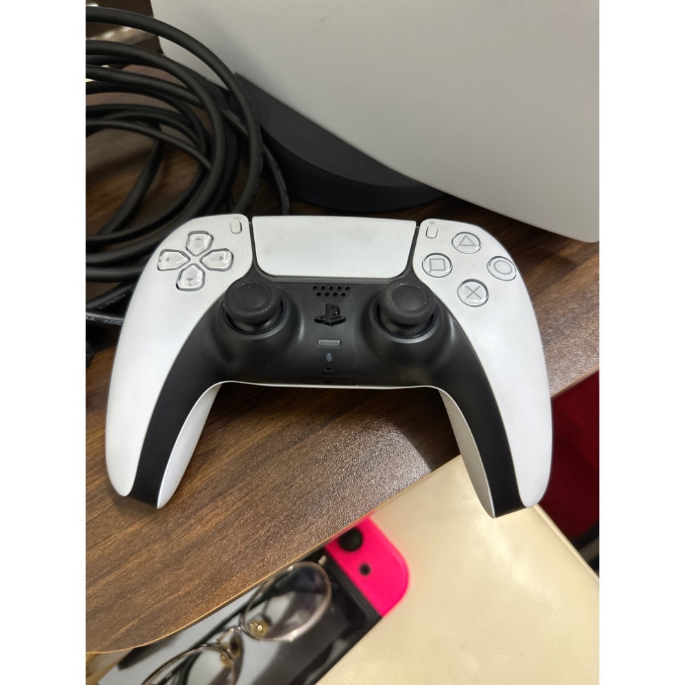 《PEI 2手game》 Play station 5 光碟版（1118A)(無外盒）-細節圖4