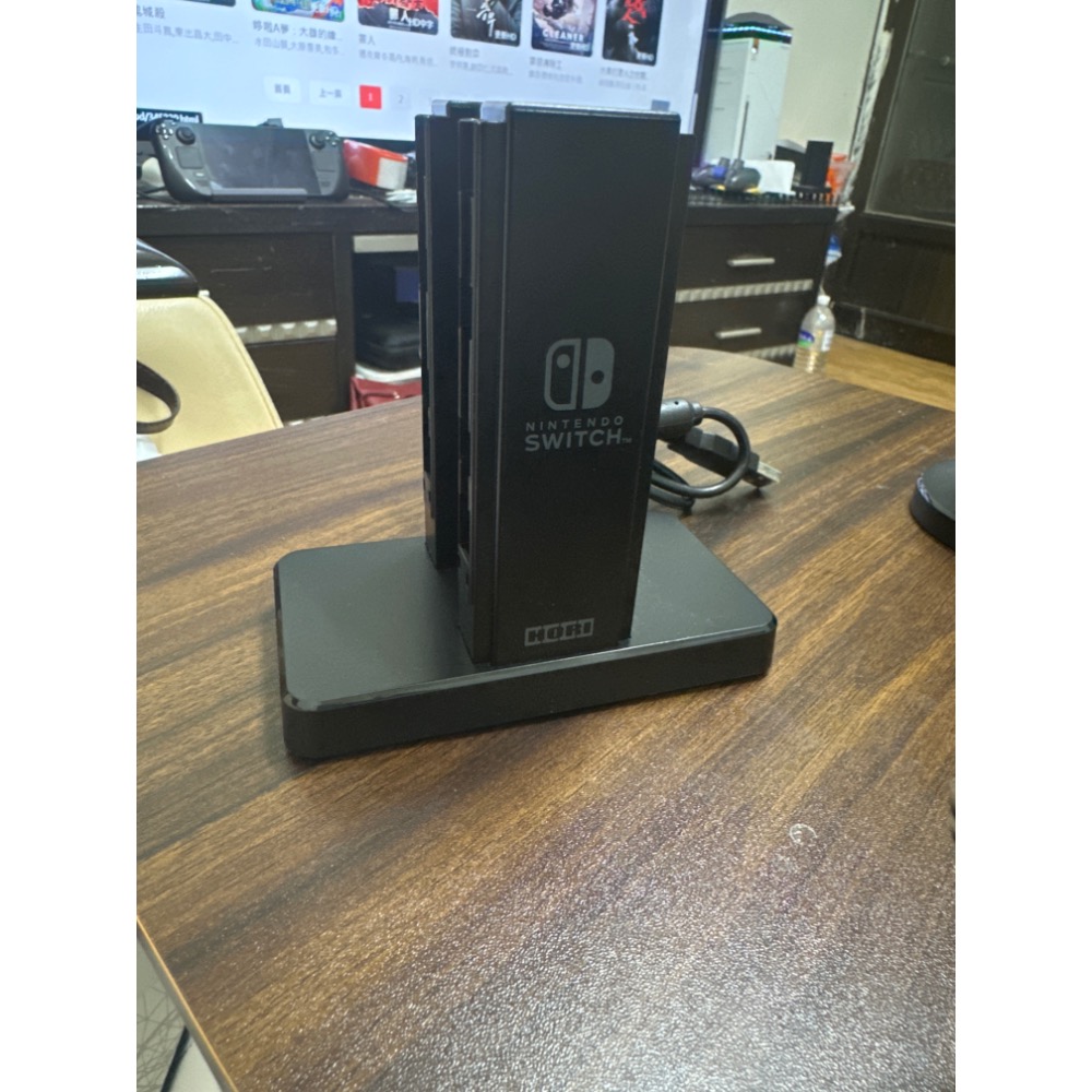 《PEI 2手game》 Switch Joycon充電座-規格圖2