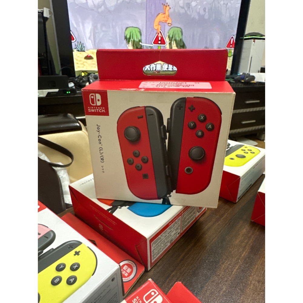 《PEI 2手game》 Switch 原廠Joycon 1.2代主機通用-規格圖1