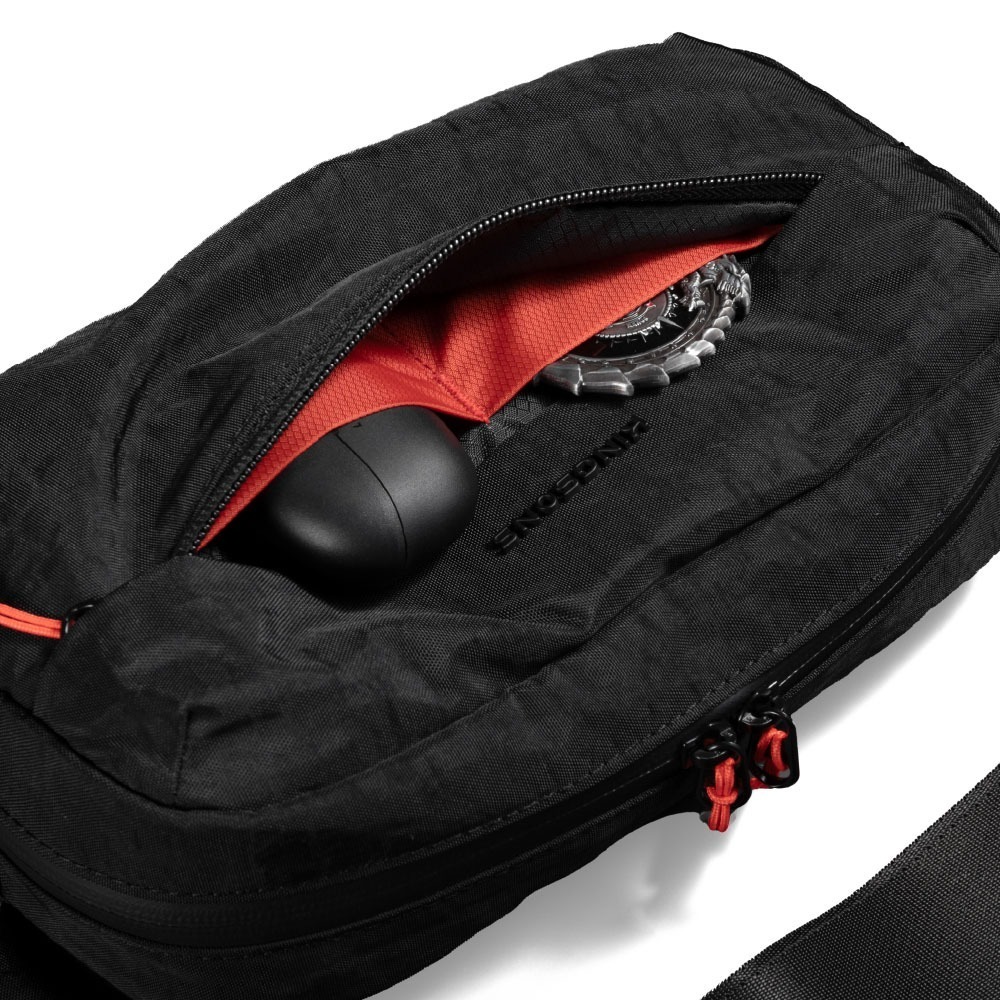 【KINGSONS】水洗紋理-防水貼身斜背胸包｜防潑水材質｜多隔層收納-細節圖2