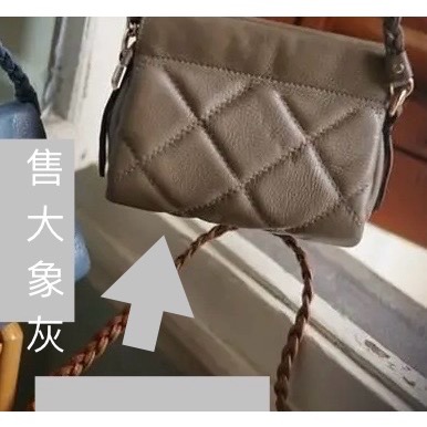 小貓 Suiza 義大利製麻花提帶造型磁扣真皮包（附長背帶）_大象灰_二手轉售-細節圖2