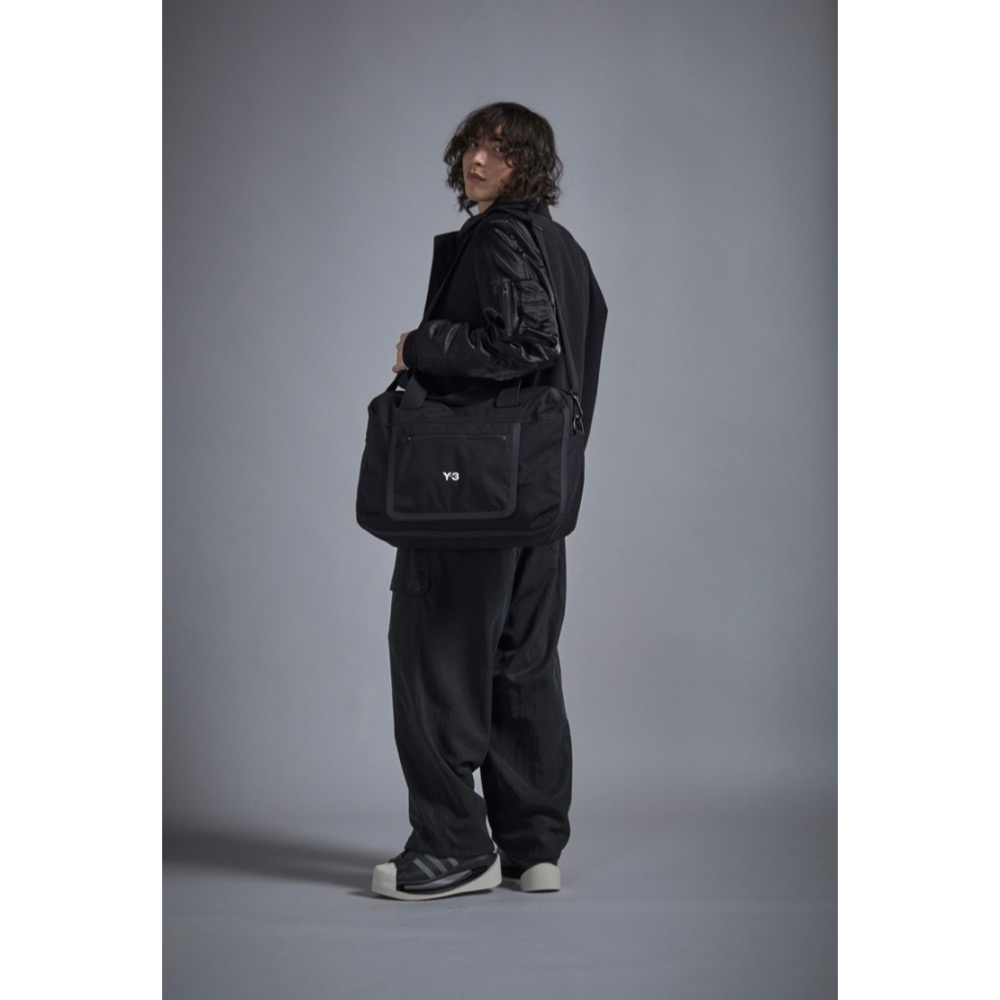唯ㄧ現貨 💖 Y3 (Y-3) 💛 限額精品！黑色！週末版 > 旅行袋、旅行包、行李箱、筆電包、側背包、肩背包！-細節圖6
