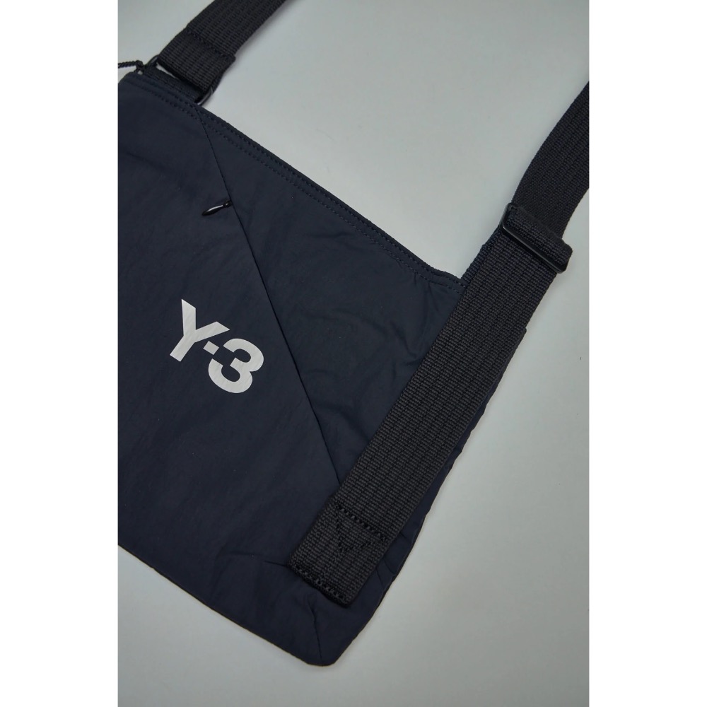 唯ㄧ現貨 💖 Y3 (Y-3) 💛 限額精品！黑色！信差包 > 郵差包、側背包、斜背包、肩背包、文件包！-細節圖9