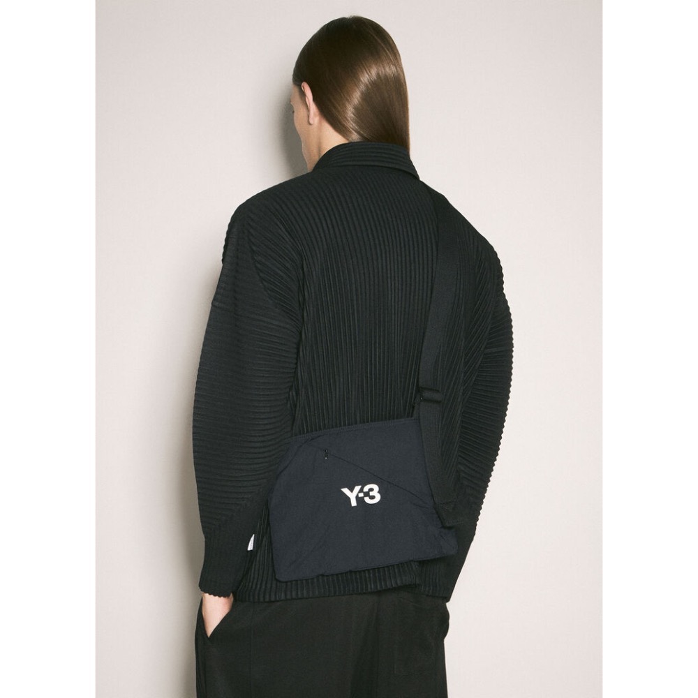 唯ㄧ現貨 💖 Y3 (Y-3) 💛 限額精品！黑色！技術包 > 郵差包、側背包、斜背包、肩背包、文件包！-細節圖5
