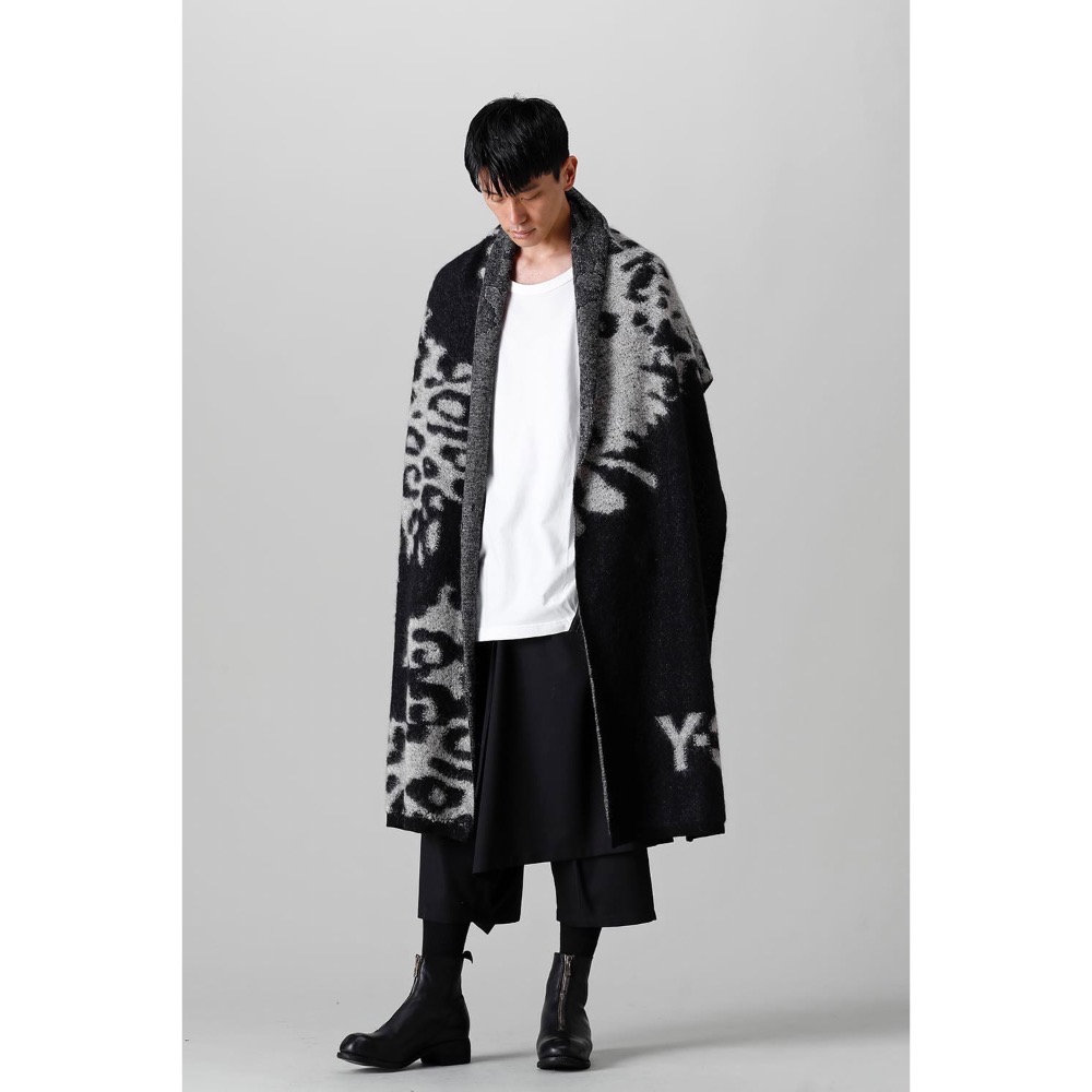 唯ㄧ現貨 💖 Y3 (Y-3) 💛 絕版精品！黑色！手洗、冷洗羊毛！羅馬尼亞製！絢麗花豹 🖤 圍巾、披肩！-細節圖4