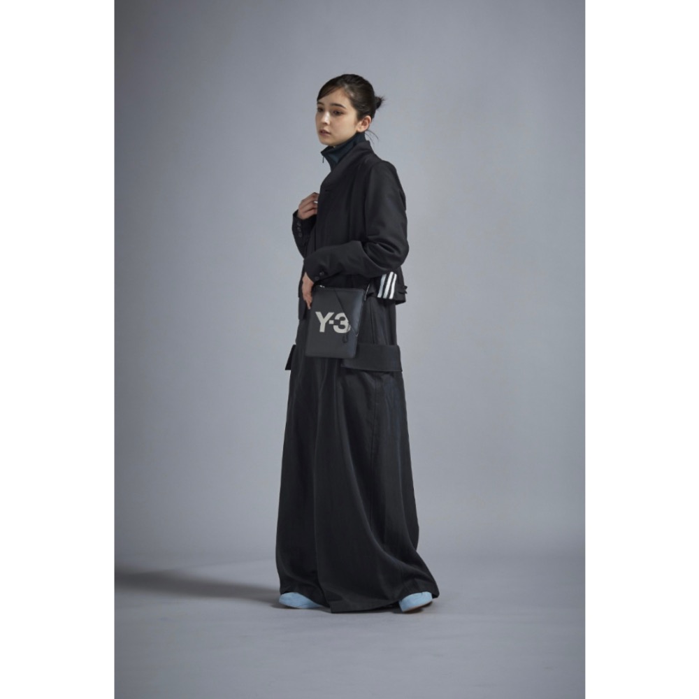 唯ㄧ現貨 💖 Y3 (Y-3) 💛 限額精品！黑色！絕藝包 > 頸掛包、相機包、側背包、斜背包、肩背包、卡夾包、長夾包！-細節圖4