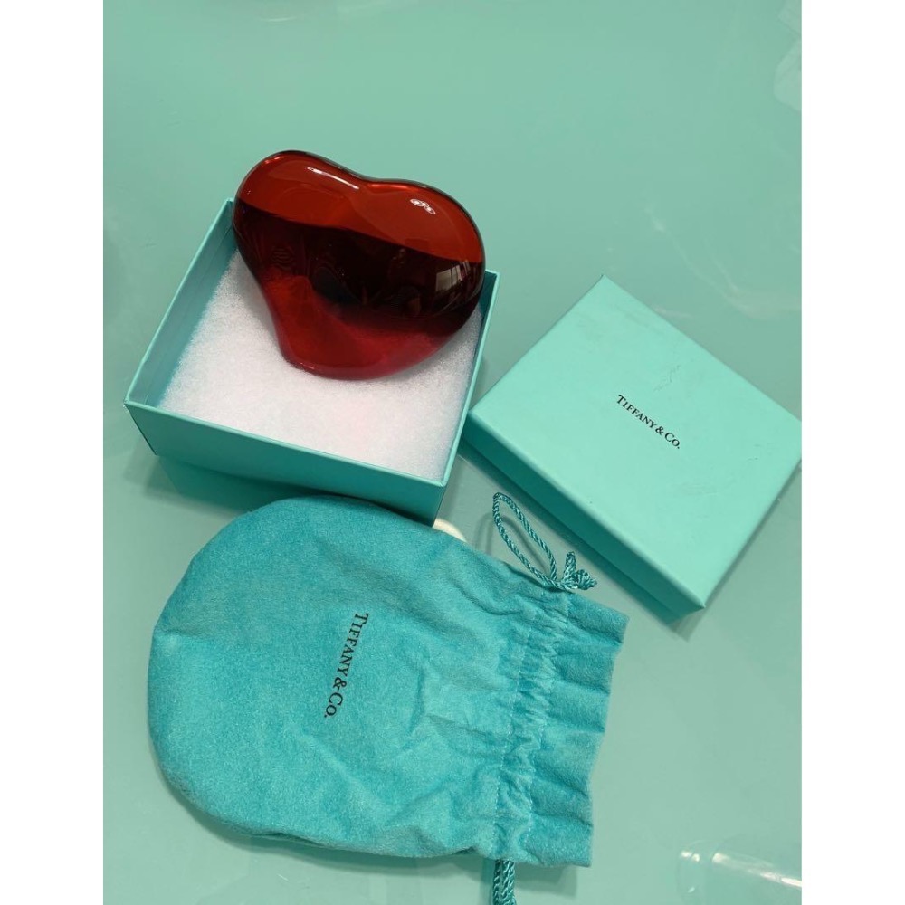 唯ㄧ現貨 💖 Tiffany & Co ♥️ 絕版精品！愛的真締 > 水晶紙鎮、玻璃紙鎮、精品擺飾、網美道具、交換禮物！-細節圖3