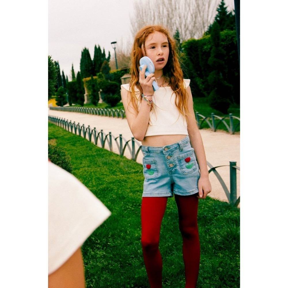 《西班牙代購》西班牙Sfera 小女孩刺繡牛仔短褲-細節圖2