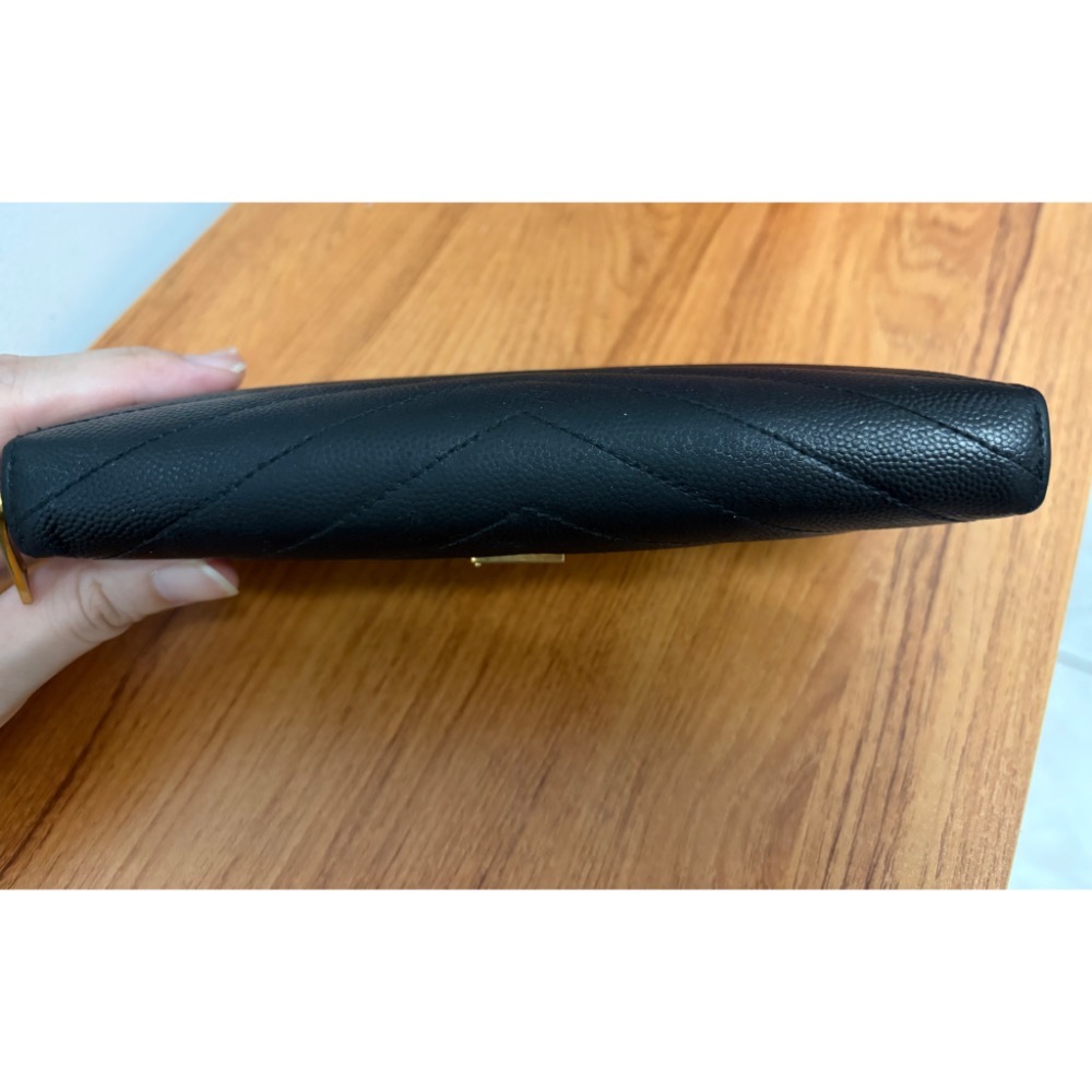二手 YSL SAINT LAURENT Monogram 魚子醬 牛皮 金logo 拉鍊式 黑色長夾-細節圖3