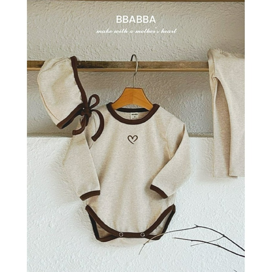 BBABBA 套裝 (帽/包屁依/內搭褲) 빠빠 하트자수3종SET(피치기모)-細節圖2