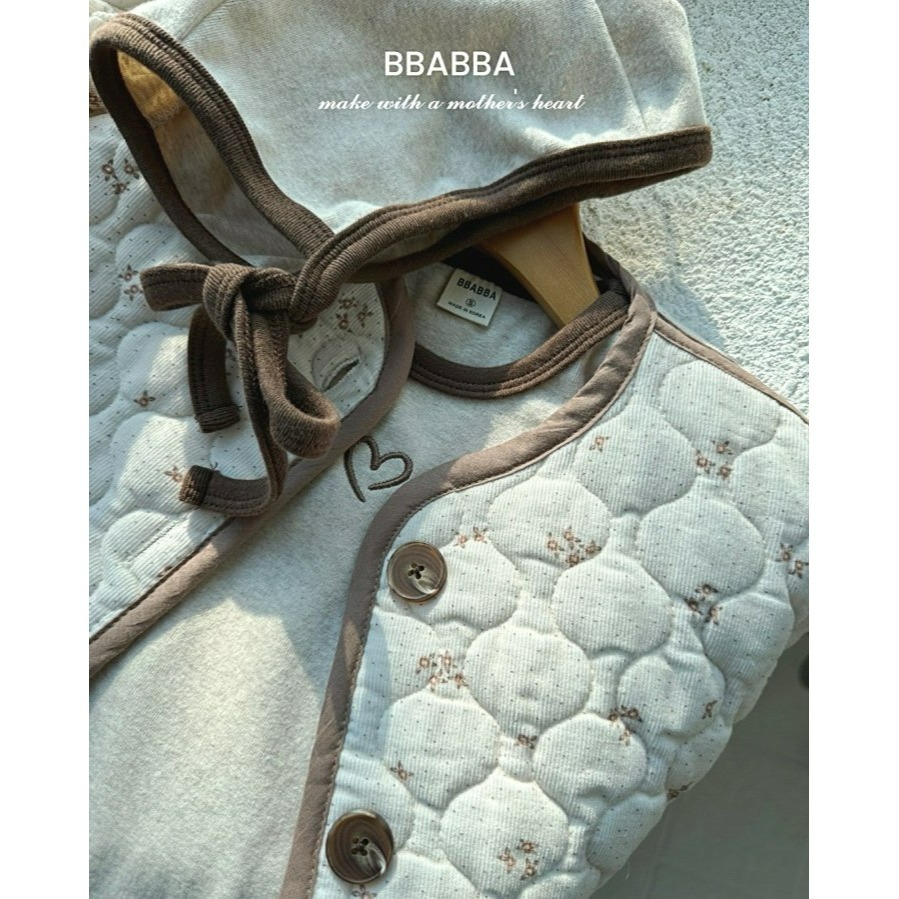 BBABBA 套裝 (帽/包屁依/內搭褲) 빠빠 하트자수3종SET(피치기모)-細節圖7