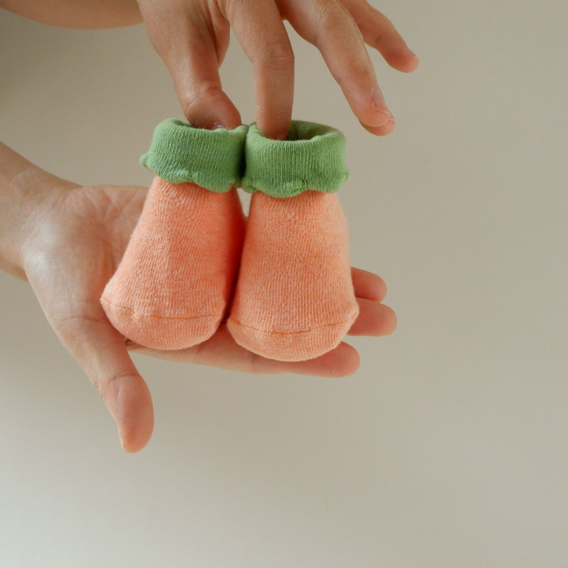 韓國製 馬年新生兒禮盒 小馬搖鈴+胡蘿蔔襪子 모노레임 Pony Toy & Socks Set (含包裝禮盒)-細節圖5