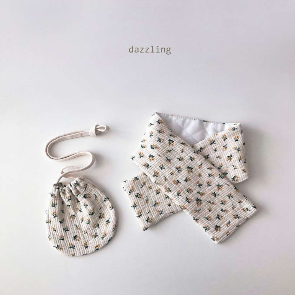 韓國製 Dazzling 新年韓服洋裝套組  拜年喜氣山茶花韓服 過年新衣 (韓服+圍巾+包包)-細節圖9