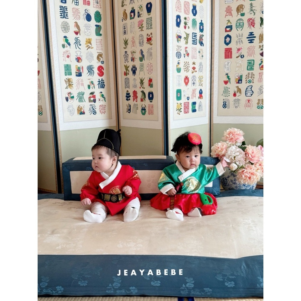 韓國 迎新年寶寶王上王后 包屁衣套組(含帽頭飾) 拜年新衣 재야 왕세자한복슈트-細節圖10