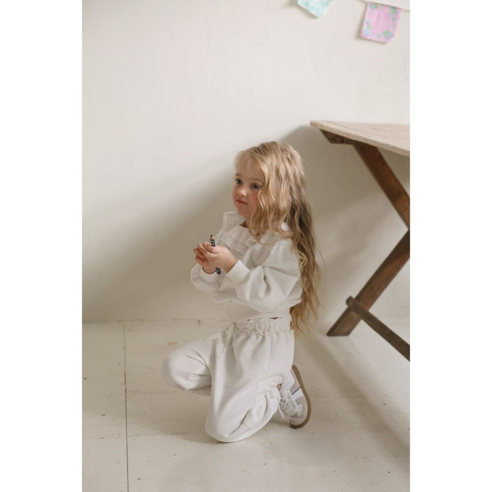 Flo 上衣 플로 러플맨투맨-細節圖9