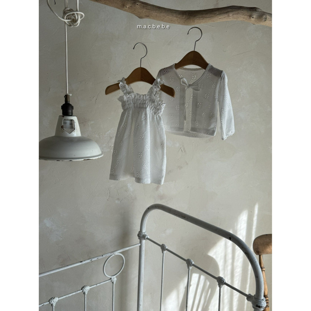 Macbebe 套裝 開襟衫+洋裝 맥베베 펀칭꽃원피스셋트-細節圖2