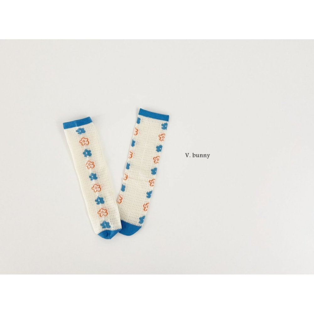 V.bunny 襪子 바닐라버니 파란꽃양말세트-細節圖3