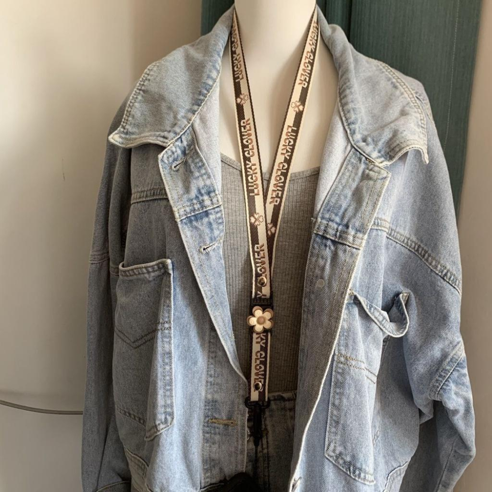 火星兔★背手機 手機斜背 手機長鍊 奶咖米白色 立體花朵 手機殻掛繩 lucky四葉草掛脖繩 手腕繩 水杯繩-細節圖2