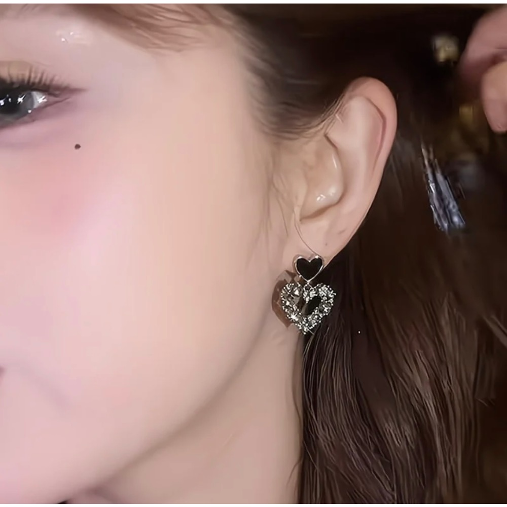 滿鑽愛心鏤空耳釘灰黑經典復古設計氣質百搭-細節圖3