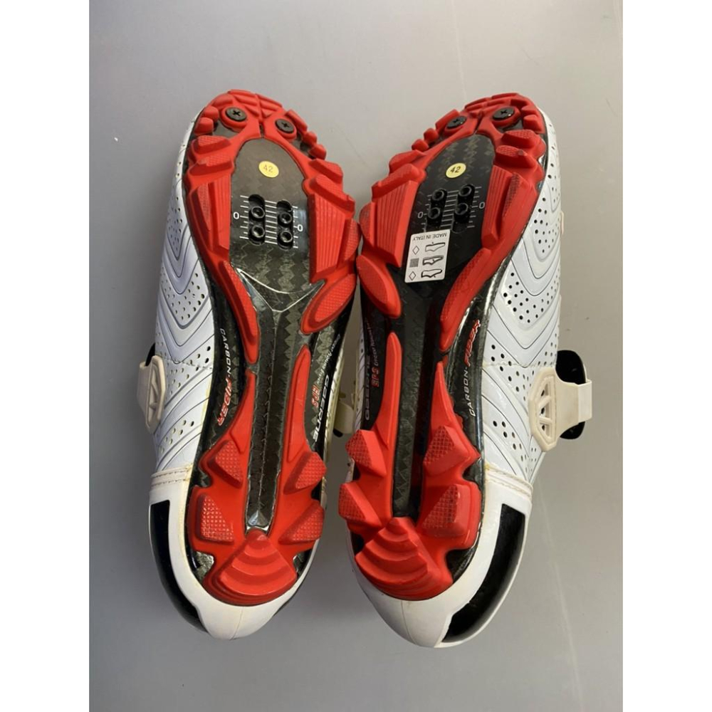 【買鞋送人身部品 贈品價值大於產品】CARBON G. KEIRA 卡鞋 白色42 贈送長車褲 背心 手套 物超所值-細節圖3