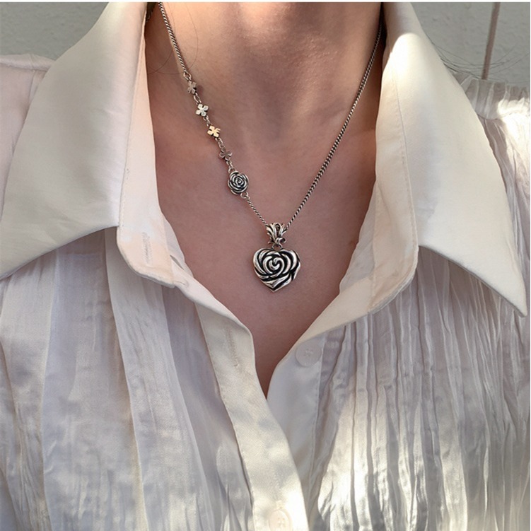 【好.樣.日.子】十字玫瑰愛心項鍊 電鍍銀頸鏈 不易掉色 抗過敏 氣質百搭鎖骨鏈 情人節送禮首選-細節圖4