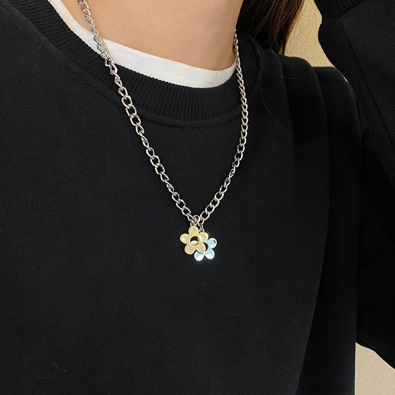 【好.樣.日.子】雙色花朵鈦鋼項鍊 鎖骨鏈 骨鍊 頸鏈 不易褪色 抗過敏 氣質百搭 女生飾品-細節圖5