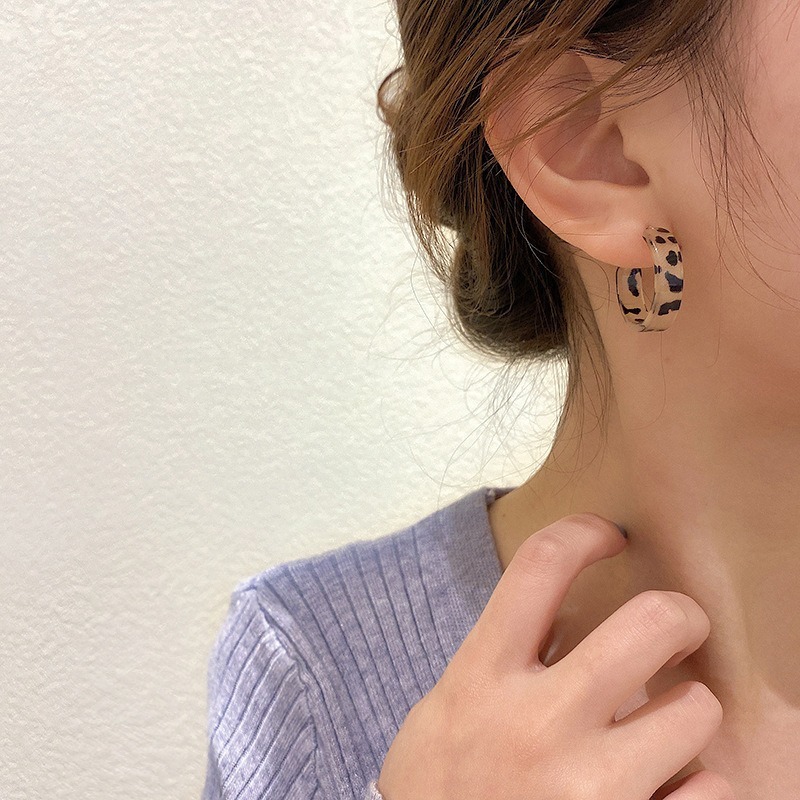 【好.樣.日.子】冷色系豹紋C字耳環 簡約氣質設計感耳飾 耳針耳釘女飾品推薦-細節圖5